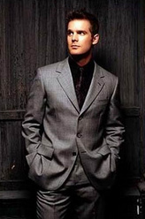 Benjamin Jones（彼得·克劳斯饰演）