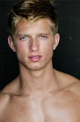 Jason DiLaurentis（德鲁·凡·阿克尔饰演）