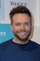 杰夫·温格（乔尔·麦克哈尔饰演）