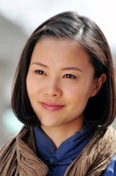黎英（黄薇饰演）