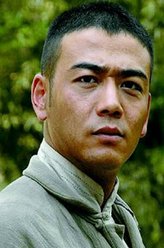 杨天东（杨烁饰演）