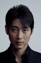 小泉孝太郎（小泉孝太郎饰演）