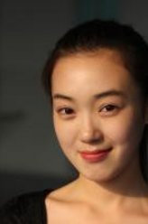 张凤霞（何美璇饰演）