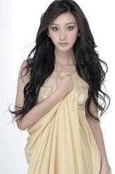 蒋小萌（唐一菲饰演）