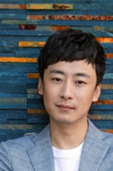陆小千（李滨饰演）