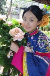 百合（赵丽颖饰演）