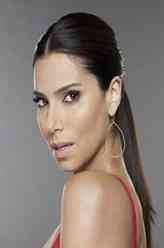 Carmen（罗塞莉·桑切斯饰演）