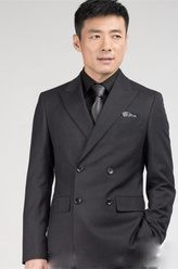 魏渭（祖峰饰演）