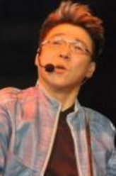 李礼康（姜育恒饰演）