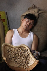 梁守业（来喜饰演）