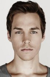 Mon-El（克里斯·伍德饰演）