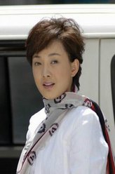 周雨晴（牛莉饰演）