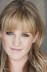 Florence（杰西卡·洛威饰演）