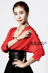 洪莎（韩银贞饰演）