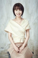 红杏（李菲儿饰演）