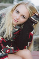 凯莉·布雷萧（安娜索菲亚·罗伯饰演）