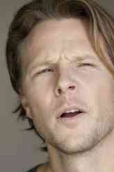 Cooper Saxe（尚恩约翰逊饰演）