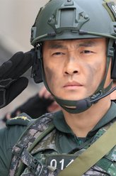 许飞（任柯诺饰演）