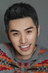 鲁齐鸣（孟召重饰演）