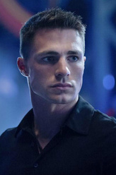 罗伊·哈珀/红箭/军火库（科尔顿·海恩斯饰演）