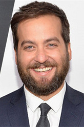 Danny（布莱恩·萨卡饰演）