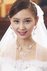 童晨晨（董宝儿饰演）