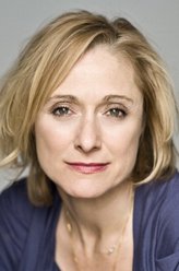 Duchess Cecily（卡罗琳·古多尔饰演）