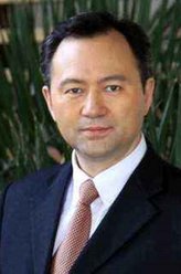 章建军（王侃伟饰演）