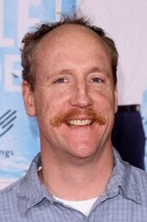 Mike McLintock（马特·沃尔什饰演）