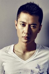 张丹峰（张丹峰饰演）
