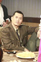 钻山豹（吕良伟饰演）