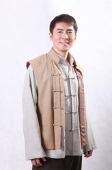 郑有裕（黄子腾饰演）
