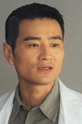 曹晓东（陈刚饰演）