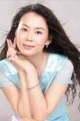 王后（齐千郡饰演）