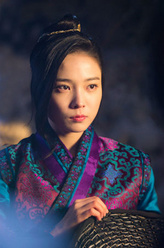 金花君（尹邵熙饰演）