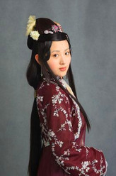 贾惜春(成年)（徐飒饰演）