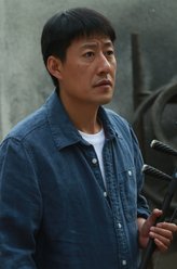周武（于震饰演）