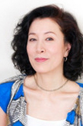 白木淳子（高畑淳子饰演）