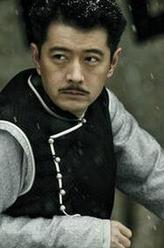 邓绍光（王同辉饰演）