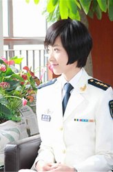蒋丹晨（万茜饰演）