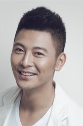邱英杰（吴其江饰演）