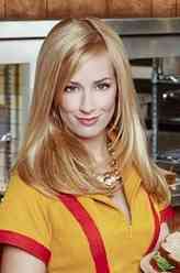 Caroline Channing（贝丝·比厄饰演）