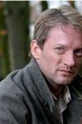 道格拉斯·韩歇尔（道格拉斯·韩歇尔饰演）