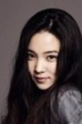 尹素熙（尹素熙饰演）