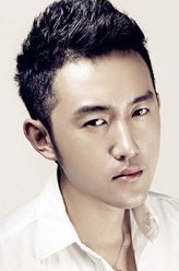 曹兆康（毛毅饰演）