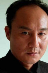 李康（王心圣饰演）