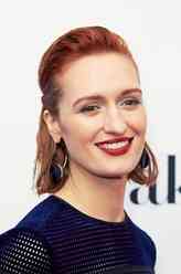 Faith Duluth（布瑞达·伍尔饰演）