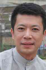 聂荣臻（王荧欣饰演）