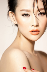 林宛如（李昕岳饰演）