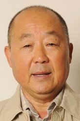 爷爷（马恩然饰演）